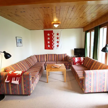 Spacious In Randogne Near Montana シャレー